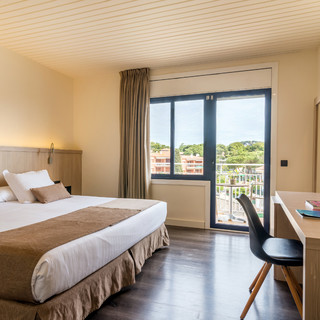 Double Room Balcony  - doble-balco-matri.jpg
